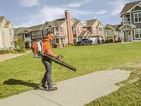 Stihl BR 700 X in Calmar, Iowa - Photo 2