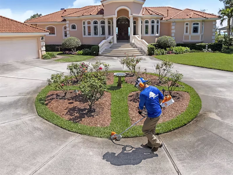 Stihl FCA 135 w/ AP 300 S Battery & AL 301 Charger in Calmar, Iowa - Photo 3