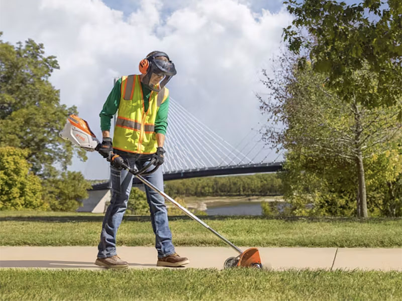 Stihl FCA 135 w/ AP 500 S Battery & AL 301 Charger in Calmar, Iowa - Photo 7