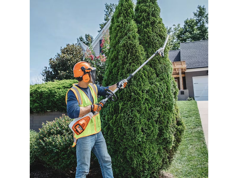 Stihl HLA 135 K (145°) w/ AP 300 S Battery & AL 301 Charger in Calmar, Iowa - Photo 2