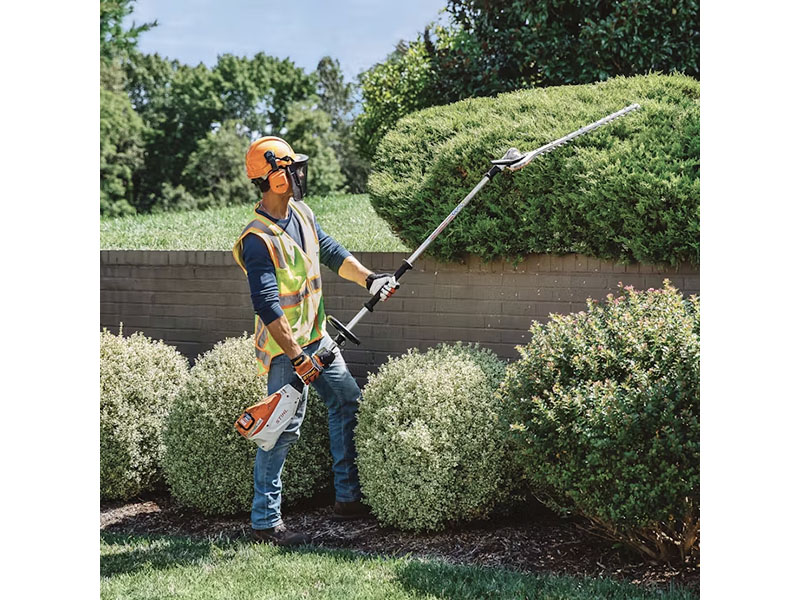 Stihl HLA 135 K (145°) w/ AP 300 S Battery & AL 301 Charger in Calmar, Iowa - Photo 3
