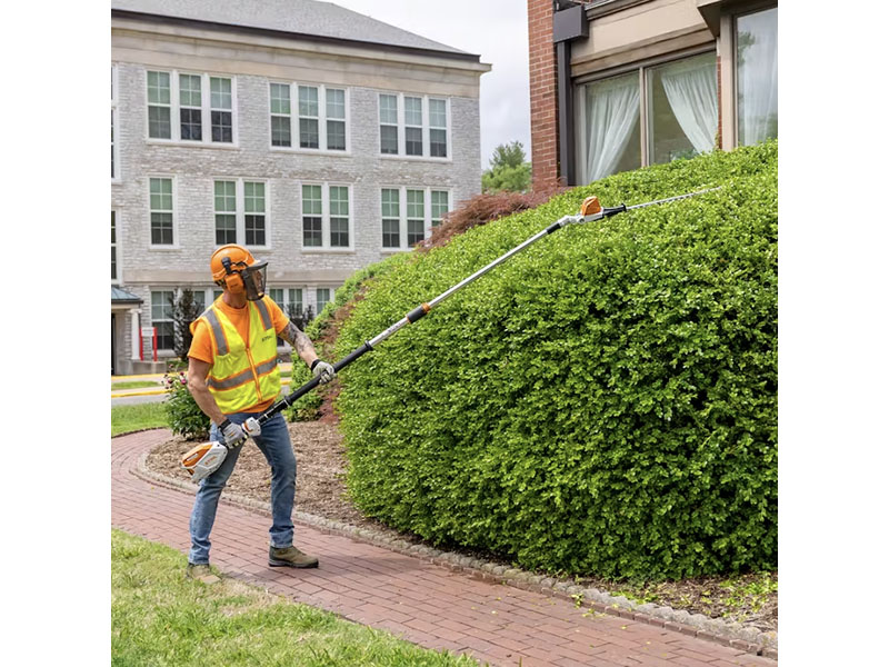 Stihl HLA 86 w/ AP 300 S Battery & AL 301 Charger in Calmar, Iowa - Photo 2