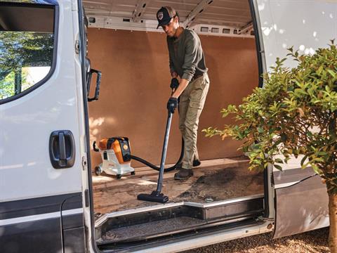 Stihl SEA 100 Battery Powered Wet / Dry Vacuum in Stratford, Wisconsin - Photo 4