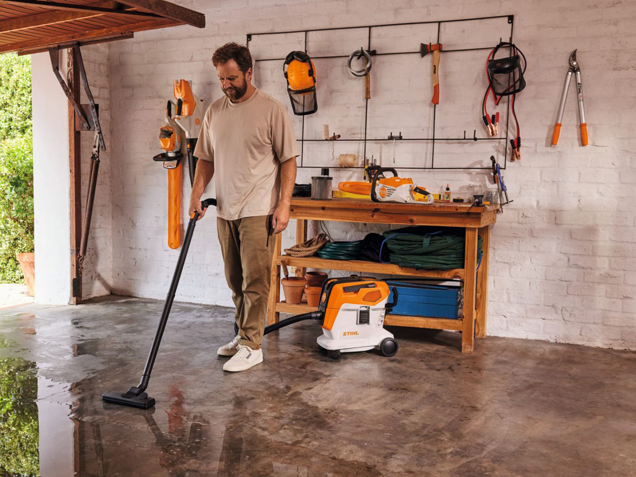 Stihl SEA 60 Battery Powered Wet / Dry Vacuum in Stratford, Wisconsin - Photo 2