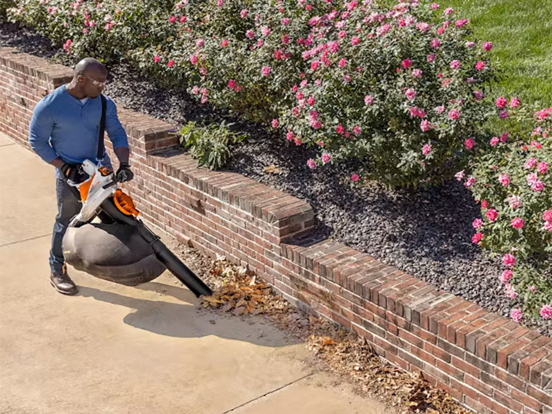 Stihl SHA 56 w/ AK 20 Battery & AL 101 Charger in Calmar, Iowa - Photo 5