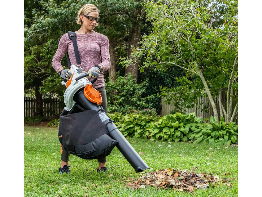 Stihl SHA 56 w/ AK 20 Battery & AL 101 Charger in Calmar, Iowa - Photo 6