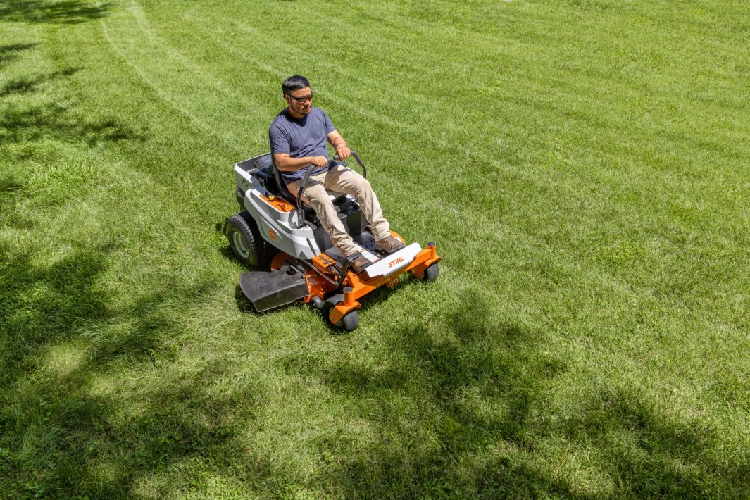 New 2026 Stihl RZ 142 42 in. 23.3 hp Lawn Mowers - Riding in