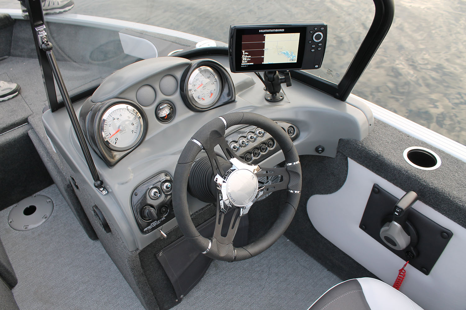 2025 Smoker Craft Ultima Legacy 172 in Saint Cloud, Minnesota - Photo 4