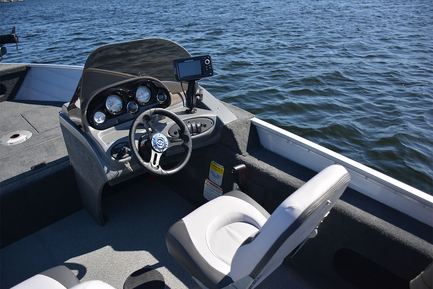 2025 Smoker Craft Pro Angler 161 in Saint Cloud, Minnesota - Photo 8