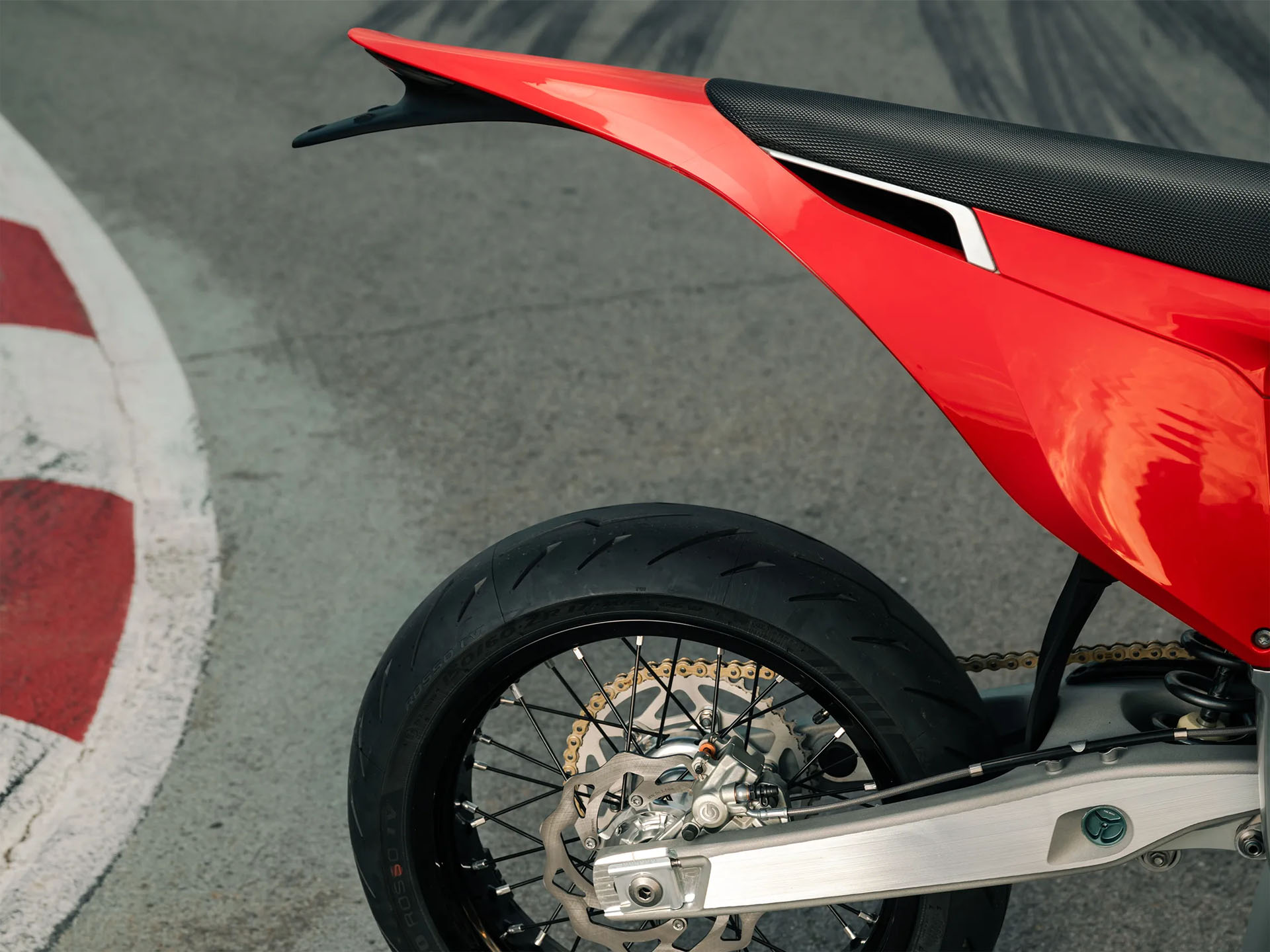 2026 Stark VARG SM 60 hp in Mesa, Arizona - Photo 10