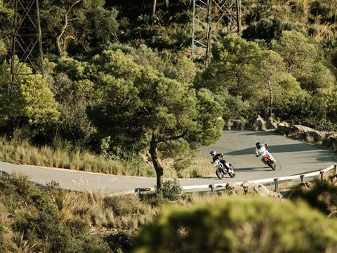 2026 Stark VARG SM Alpha 80 hp in Mesa, Arizona - Photo 14