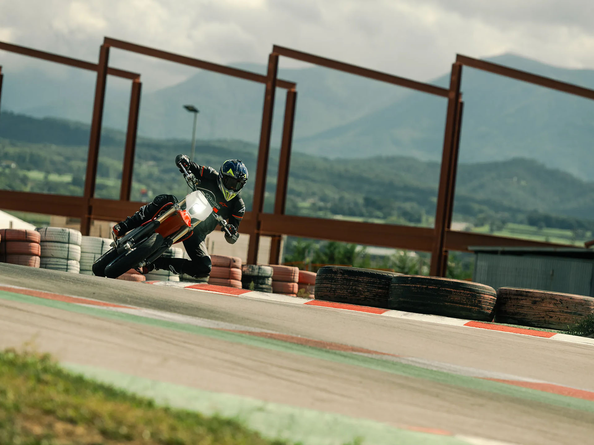 2026 Stark VARG SM Alpha 80 hp in Mesa, Arizona - Photo 16