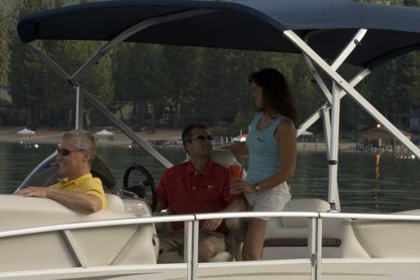 Catch some rays in the bow lounge or relax in the shade of the color-matched polyester top. - Photo 6