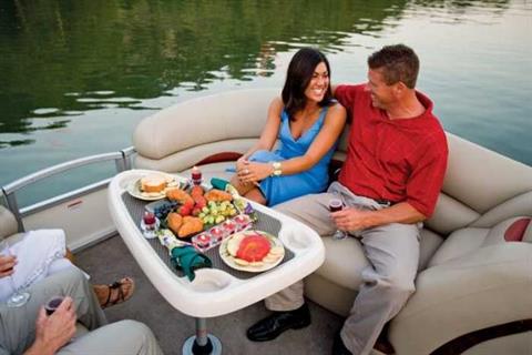 The movable table has bow and aft base positions. - Photo 22
