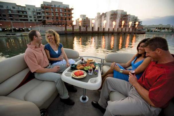The PARTY BARGE 22 Regency Edition makes it easy to plan a party on the water. - Photo 24