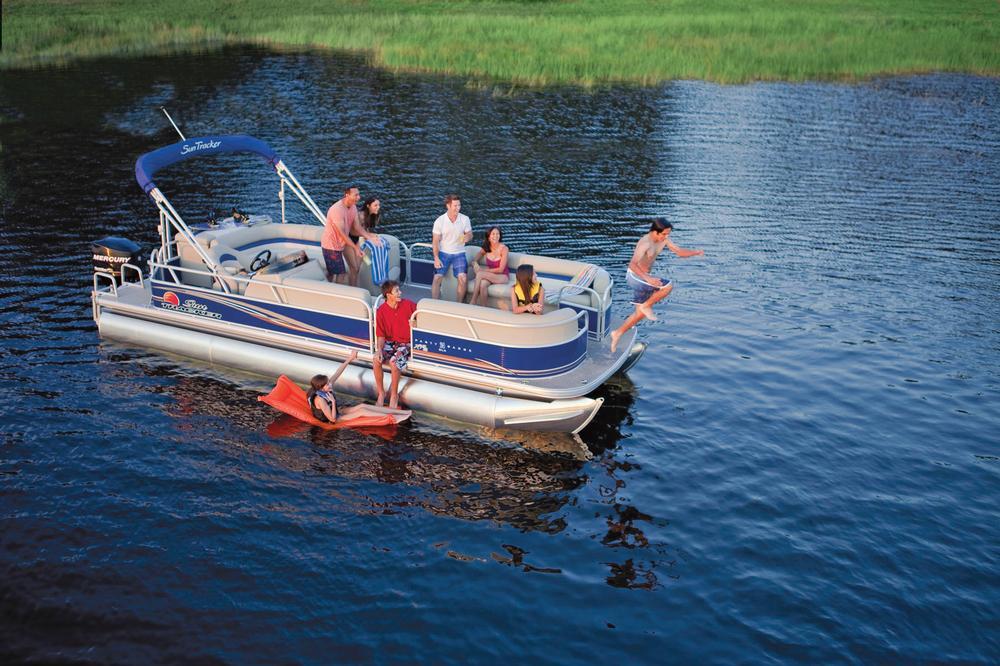 2012 Sun Tracker Party Barge 24 DLX XP3 in Topeka, Kansas - Photo 2
