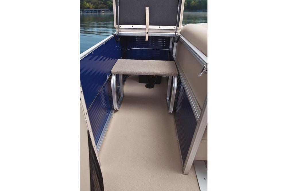 2012 Sun Tracker Party Barge 24 DLX XP3 in Topeka, Kansas - Photo 37