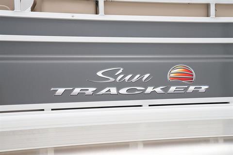 2024 Sun Tracker Party Barge 22 DLX in Topeka, Kansas - Photo 5