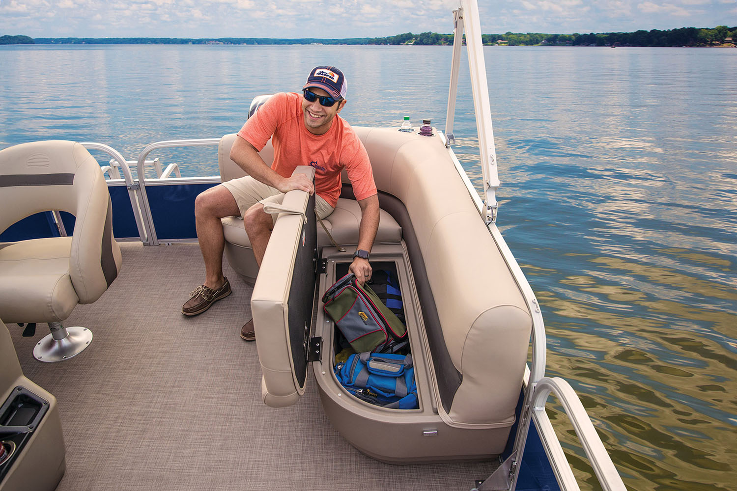 2025 Sun Tracker Party Barge 16 DLX in Topeka, Kansas
