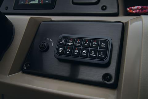 2025 Sun Tracker Party Barge 20 DLX in Topeka, Kansas - Photo 16