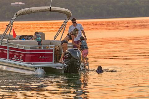 2025 Sun Tracker Party Barge 22 RF DLX in Topeka, Kansas - Photo 19