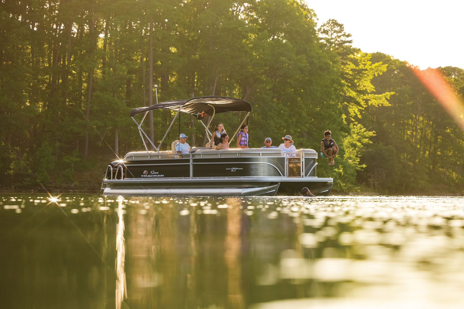 2025 Sun Tracker Party Barge 24 DLX in Topeka, Kansas - Photo 19