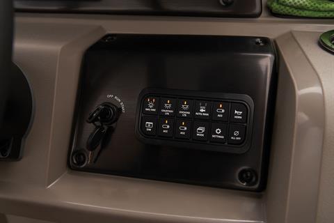 2025 Sun Tracker SportFish 22 DLX in Topeka, Kansas - Photo 14