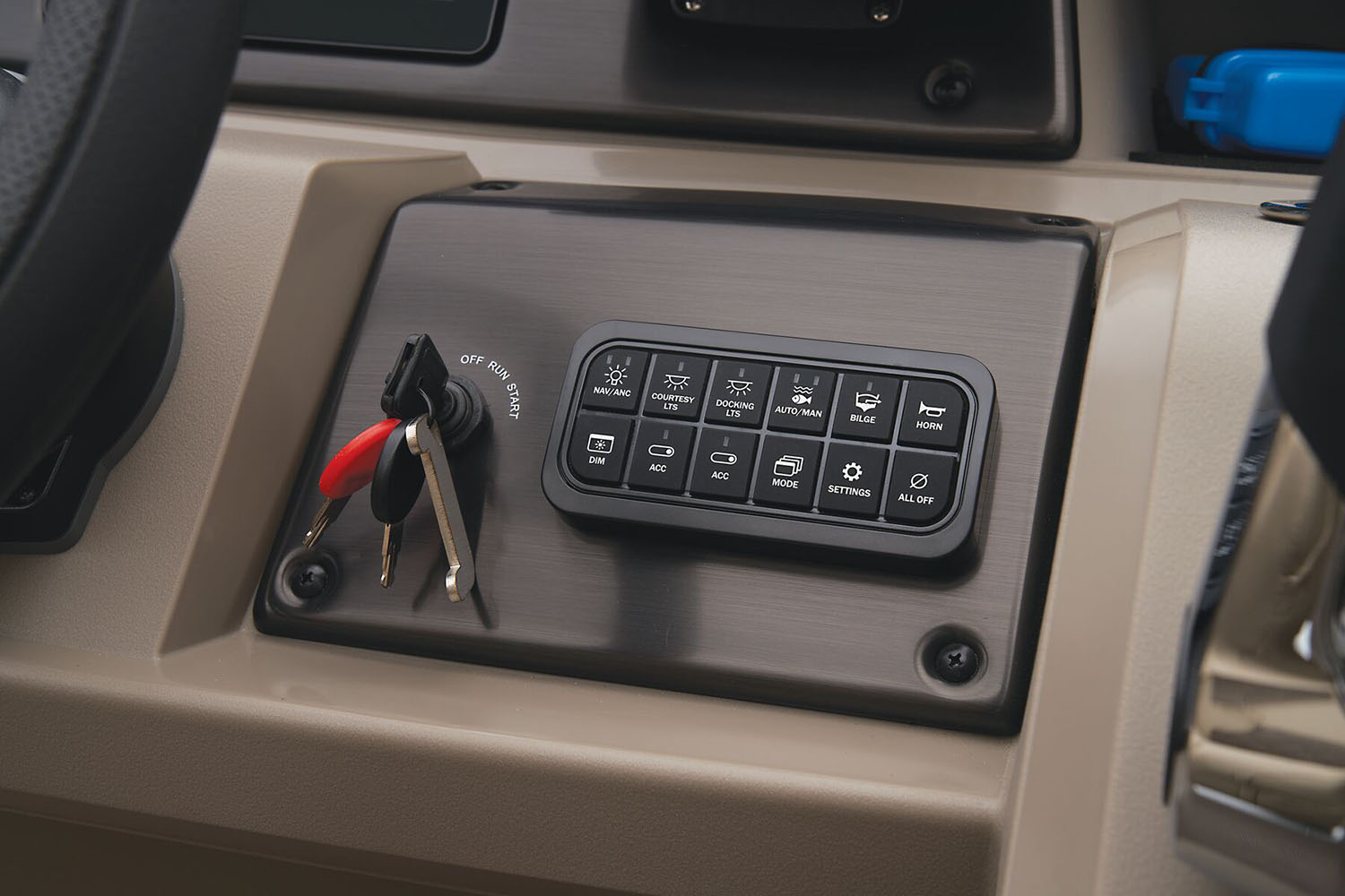2025 Sun Tracker SportFish 24 XP3 in Topeka, Kansas - Photo 16