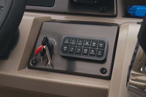 2025 Sun Tracker SportFish 24 XP3 in Topeka, Kansas - Photo 16