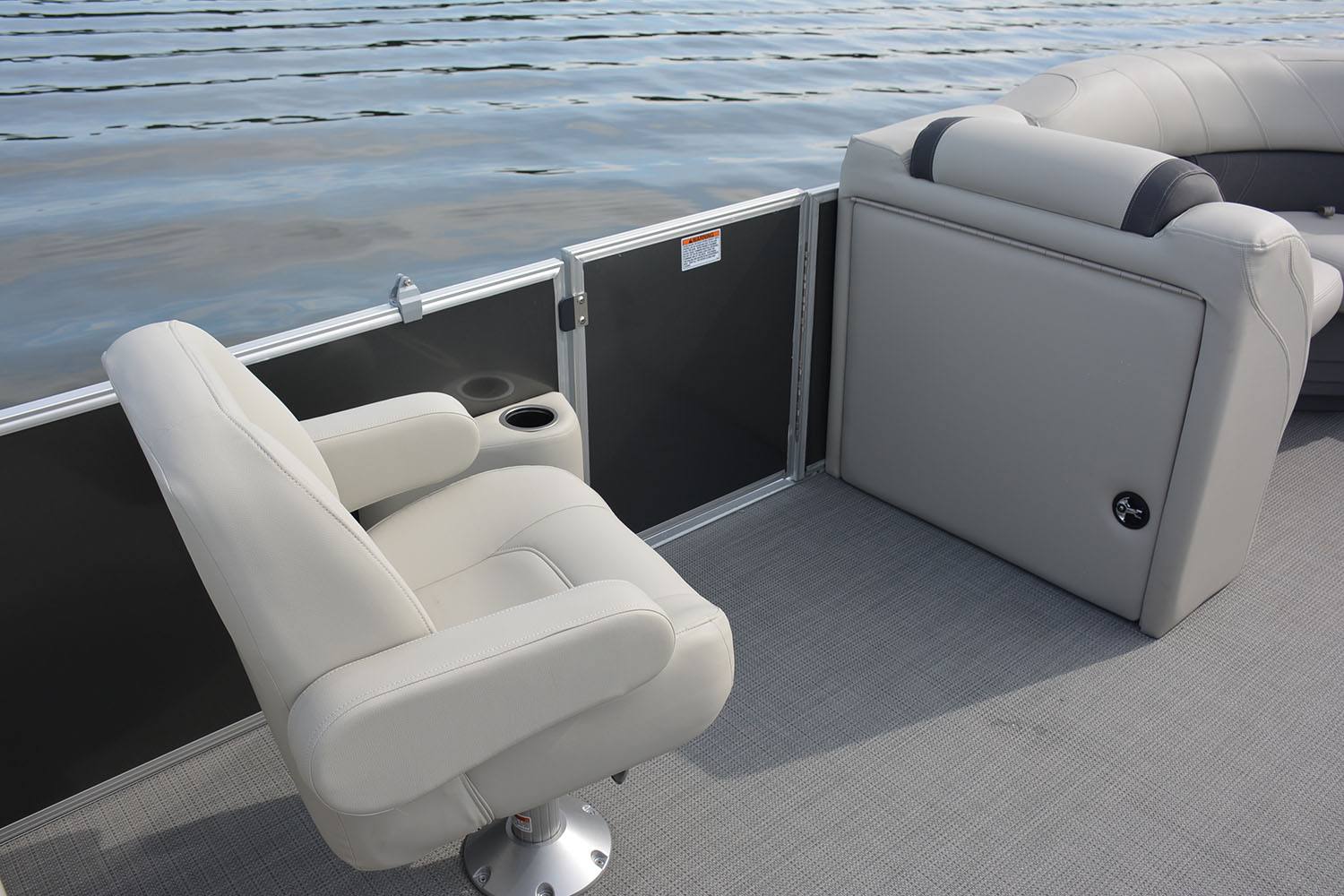 2024 Sylvan 8522 LZ in Paducah, Kentucky - Photo 14