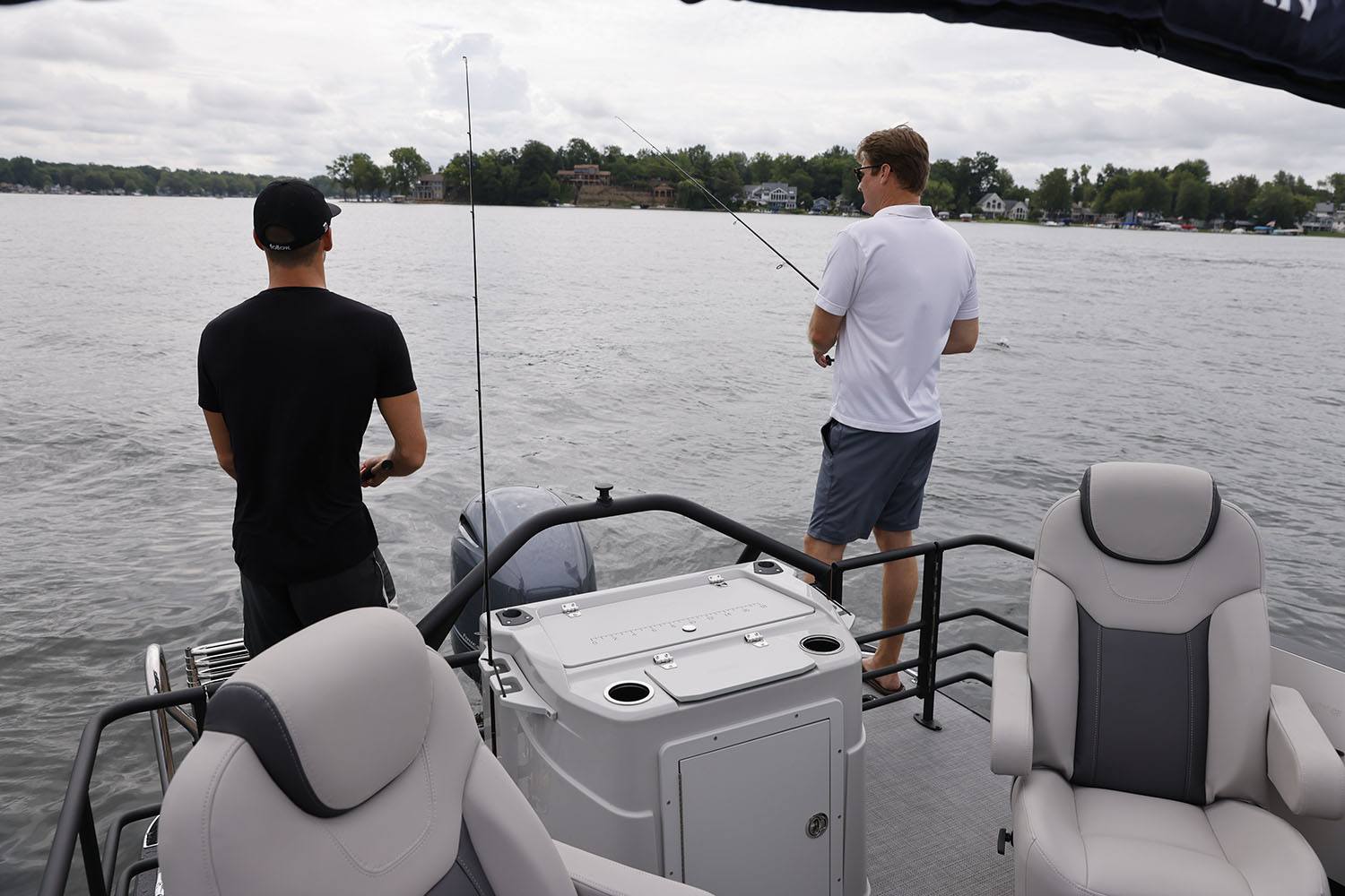 2024 Sylvan L3 Party Fish in Paducah, Kentucky - Photo 13