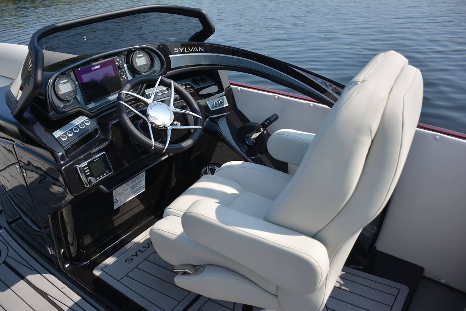 2024 Sylvan M5 CLZ DC in Paducah, Kentucky - Photo 6