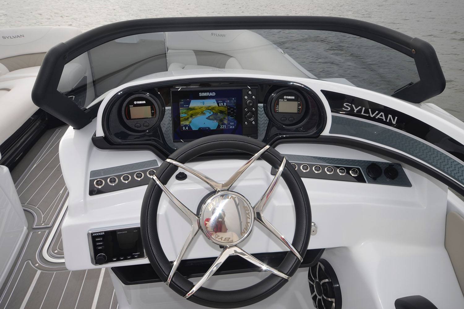 2024 Sylvan M5 LZ DC in Paducah, Kentucky - Photo 8