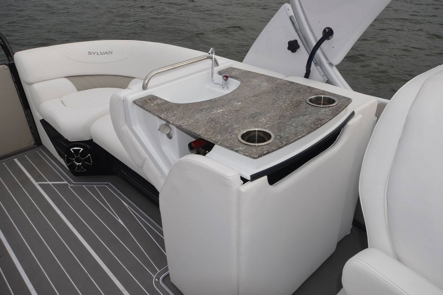 2024 Sylvan M5 LZ DC in Paducah, Kentucky - Photo 10