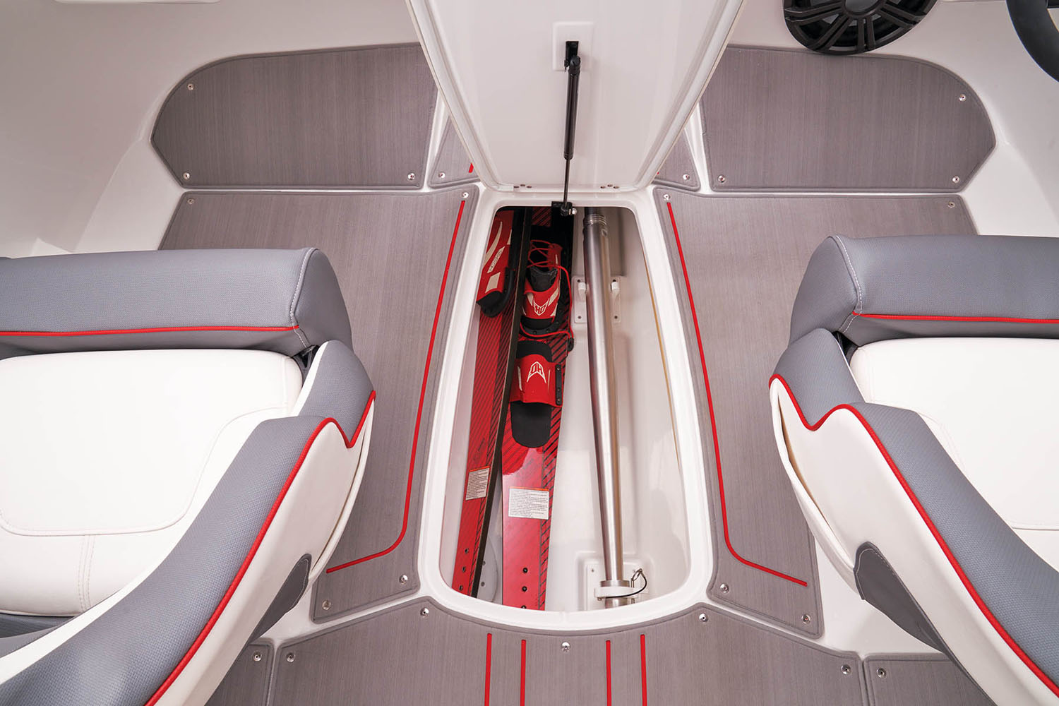 2024 Tahoe 210 S Limited in Topeka, Kansas - Photo 9