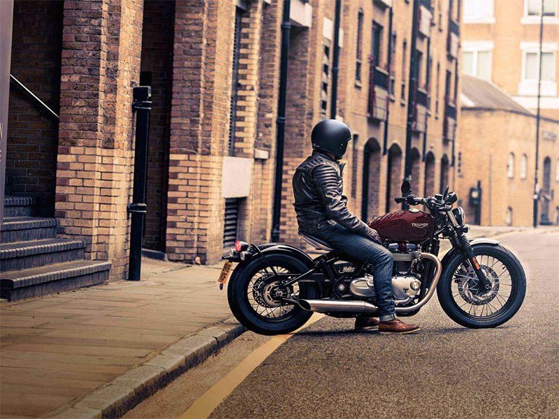 2018 Triumph Bonneville Bobber 2