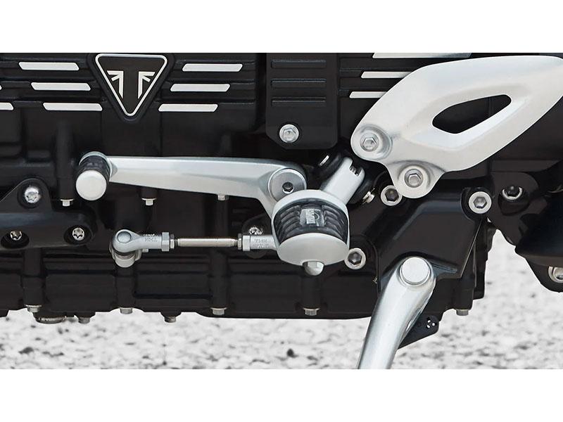 2023 Triumph Rocket 3 R 11