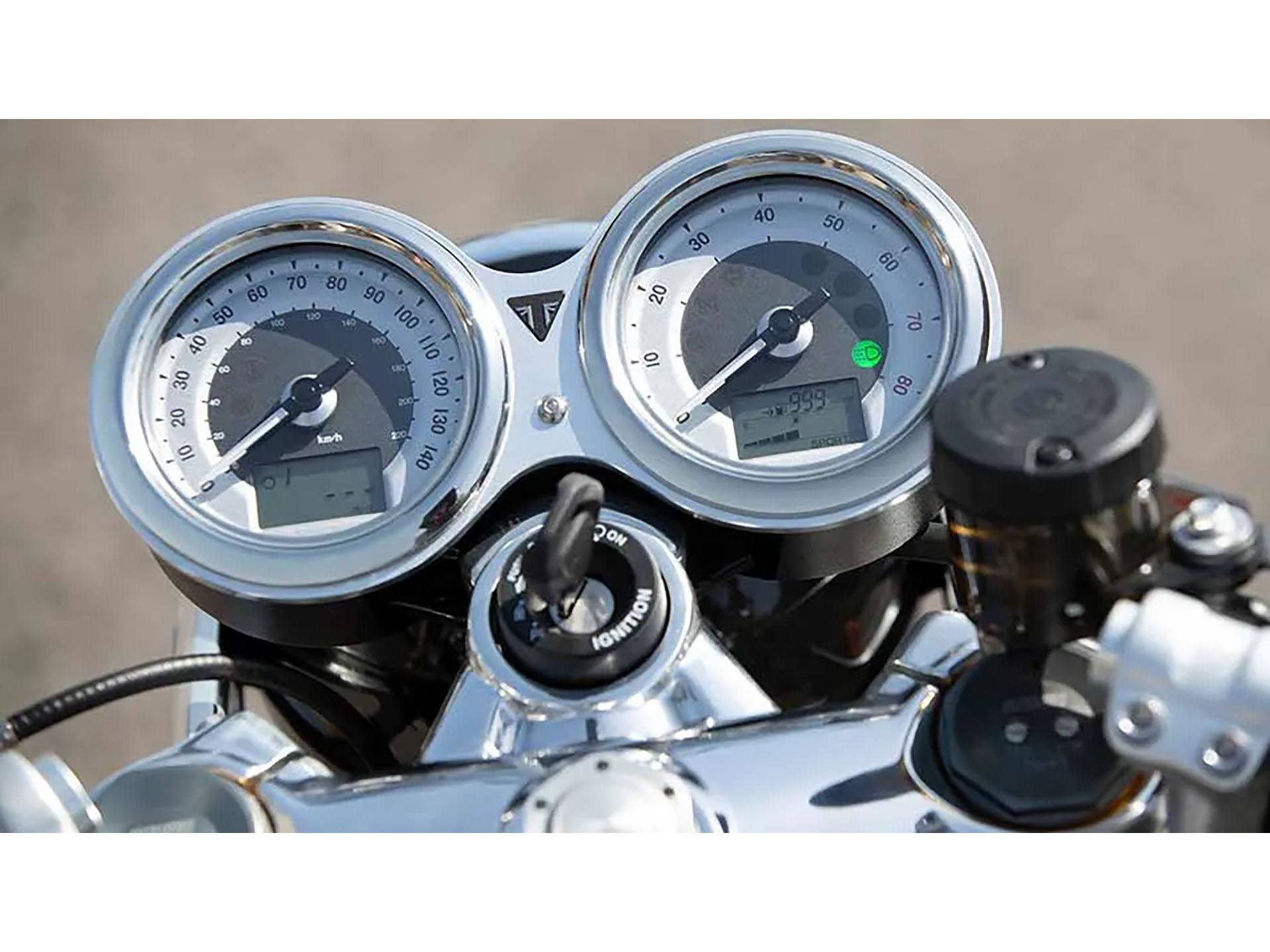 Thruxton rs price sale