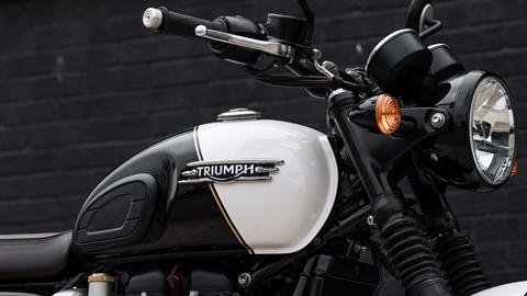 2024 Triumph Bonneville T120 Black DGR Limited Edition in Belle Plaine, Minnesota - Photo 8