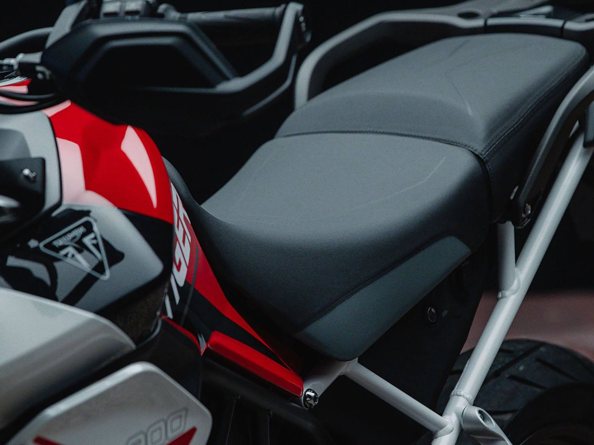 2024 Triumph Tiger 900 GT Aragón Edition in Belle Plaine, Minnesota - Photo 15