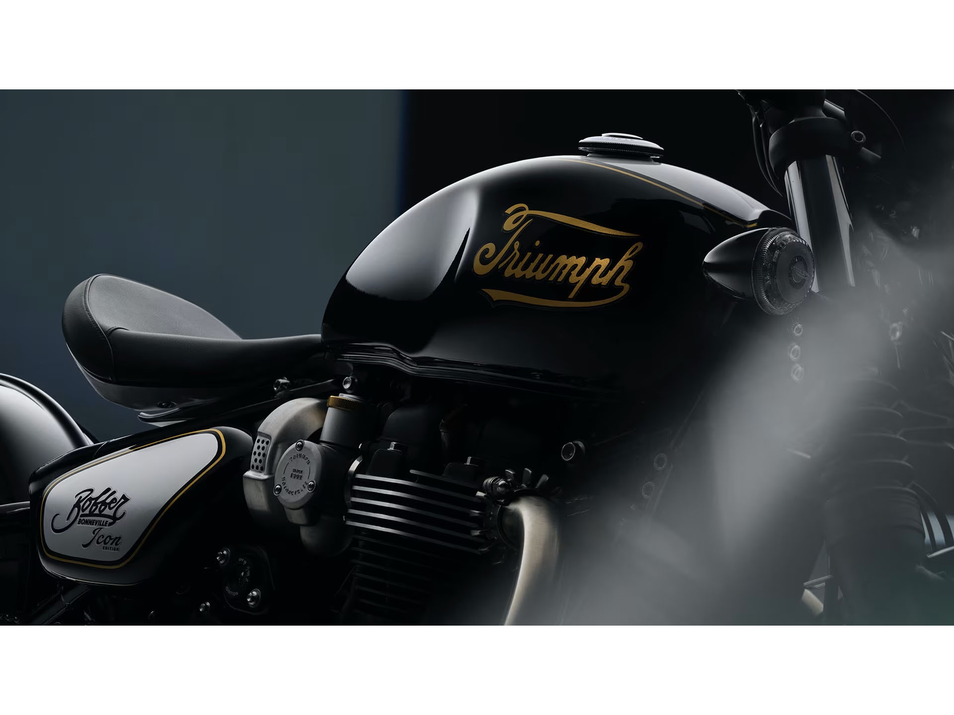2021 triumph bonneville bobber black store