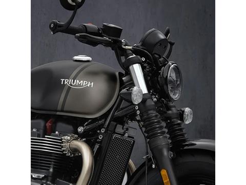 2025 Triumph Bonneville Bobber in Enfield, Connecticut - Photo 11