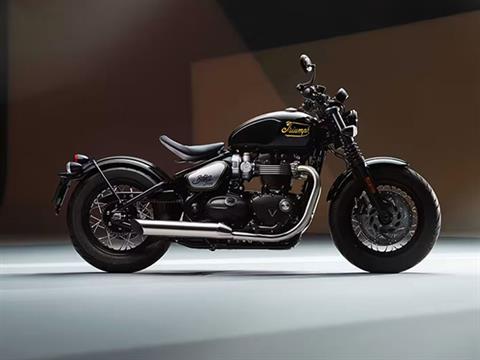 2025 Triumph Bonneville Bobber in Enfield, Connecticut - Photo 9