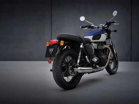 2025 Triumph Bonneville T100 in Foxboro, Massachusetts - Photo 17
