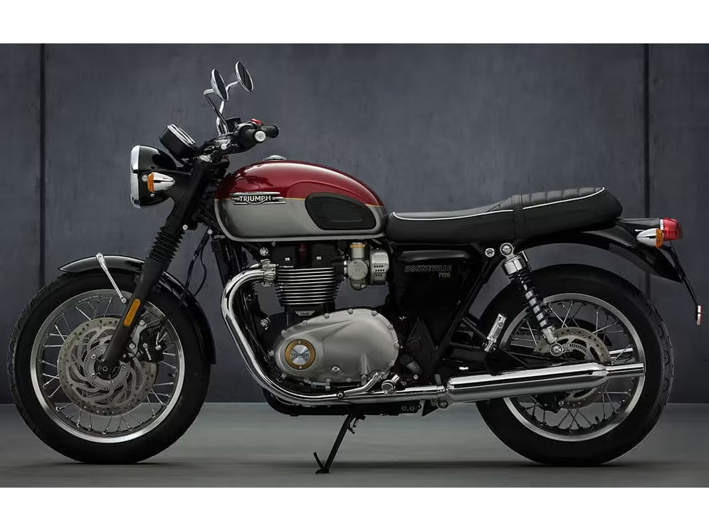 2025 Triumph Bonneville T120 in Enfield, Connecticut - Photo 16