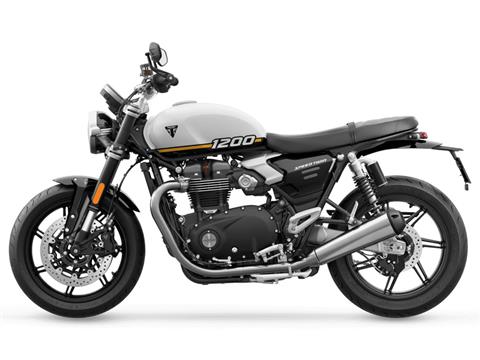 2025 Triumph Speed Twin 1200 in Foxboro, Massachusetts - Photo 2