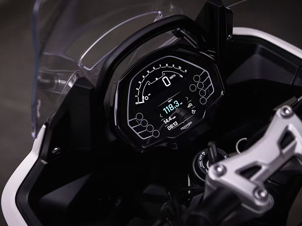 2025 Triumph Tiger Sport 660 in Foxboro, Massachusetts - Photo 9
