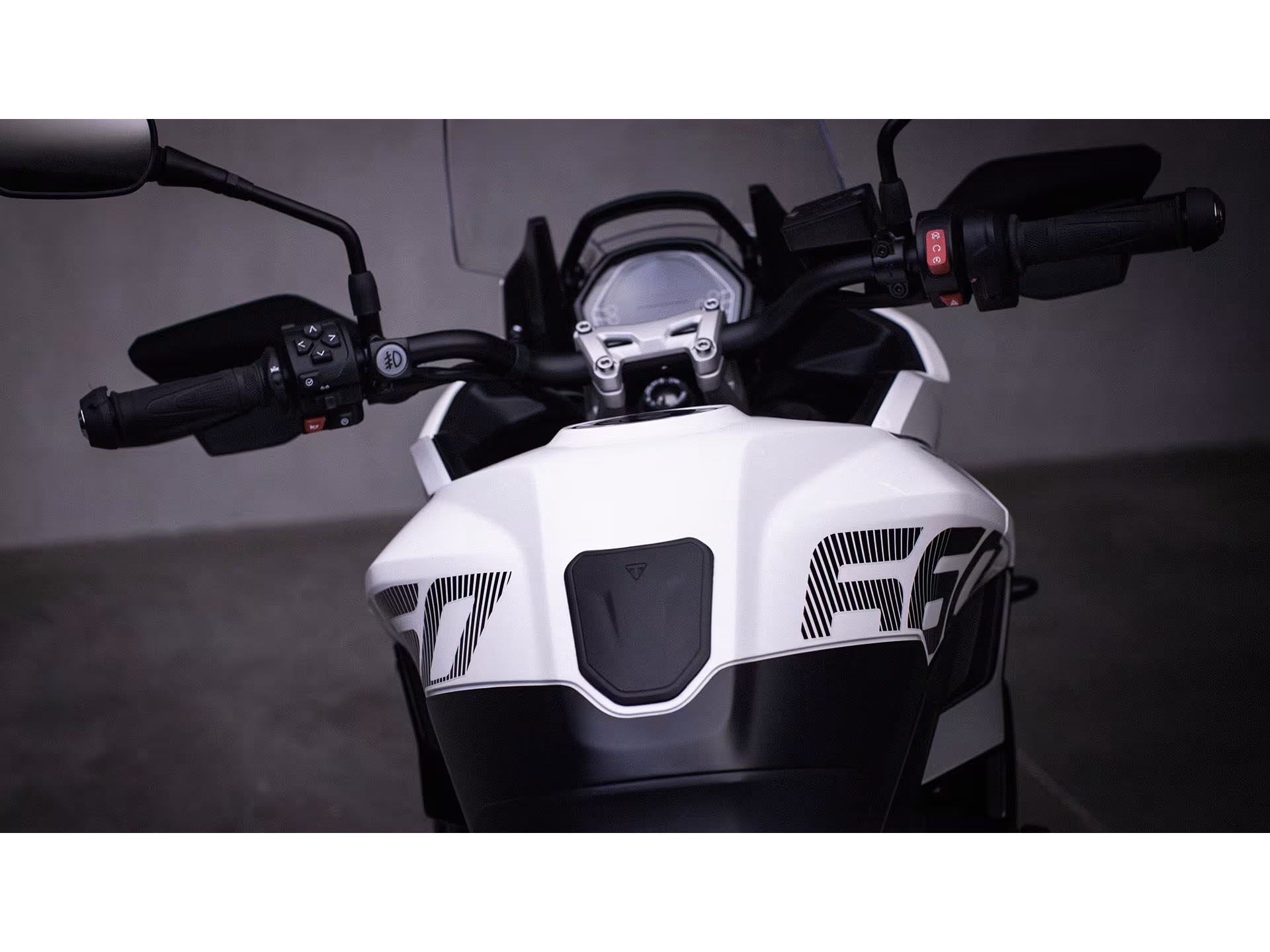 2025 Triumph Tiger Sport 660 in Foxboro, Massachusetts - Photo 12