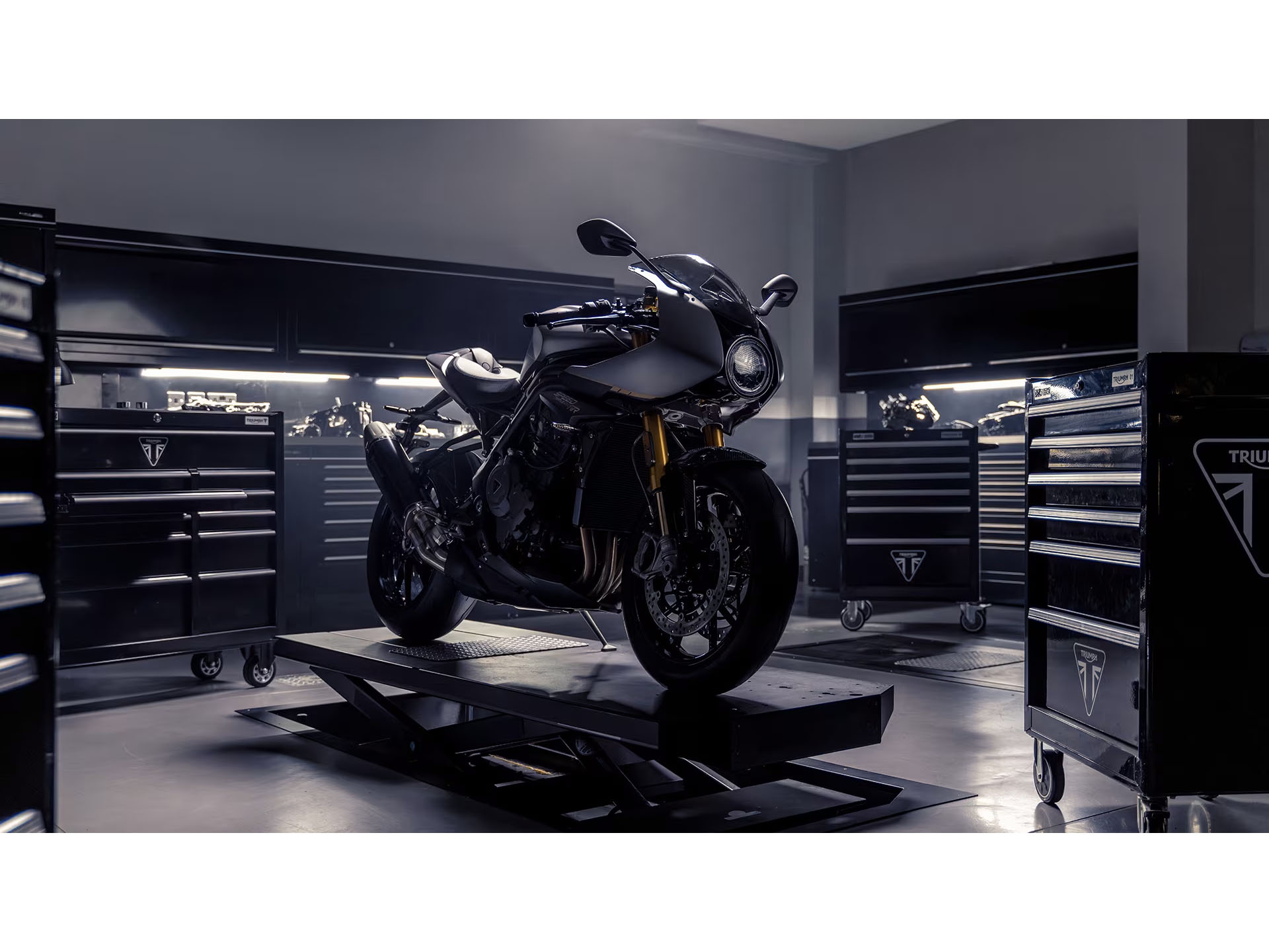 2025 Triumph Speed Triple 1200 RR Breitling Limited Edition in Foxboro, Massachusetts - Photo 9