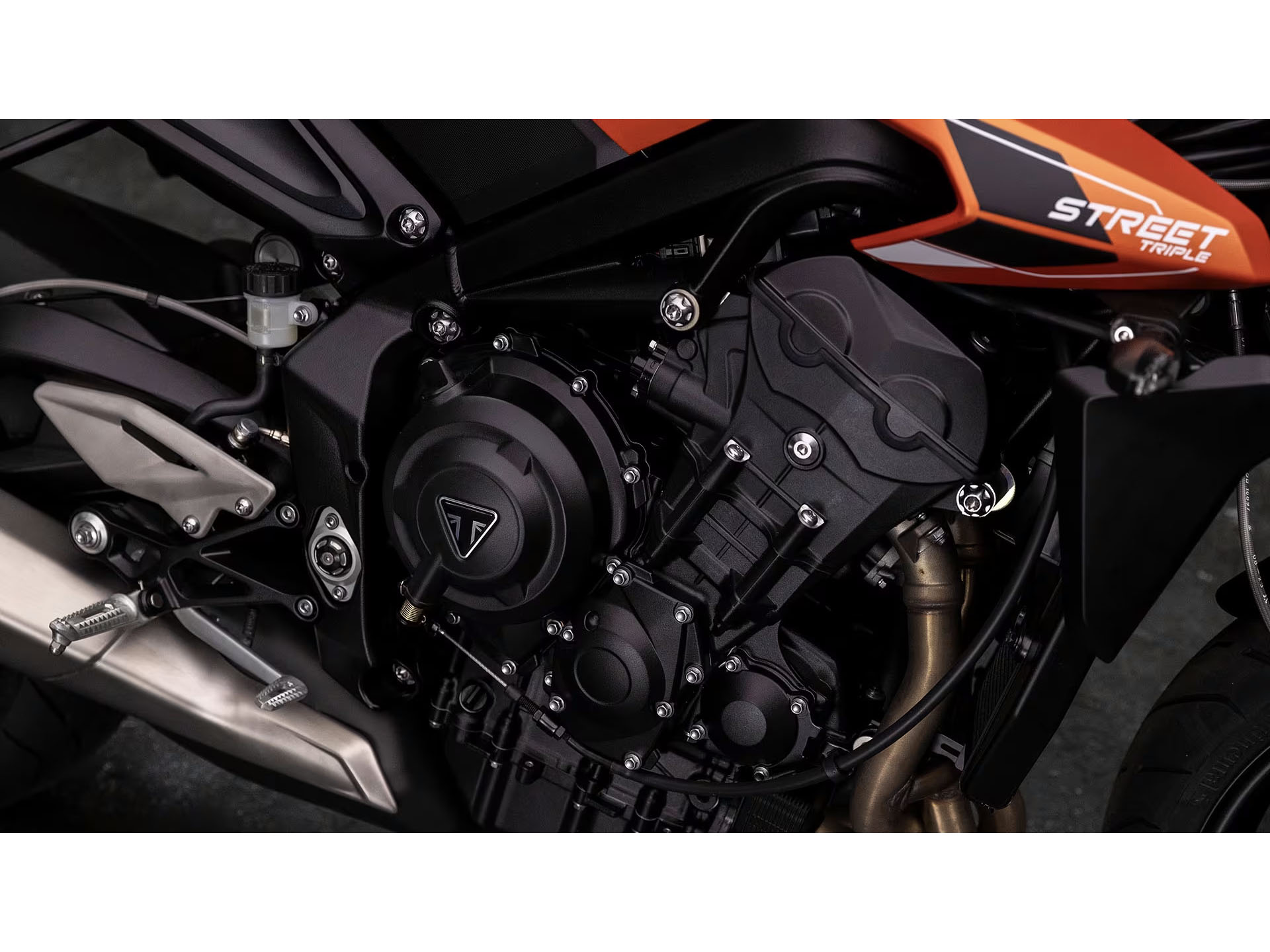 2025 Triumph Street Triple 765 R in Enfield, Connecticut - Photo 6